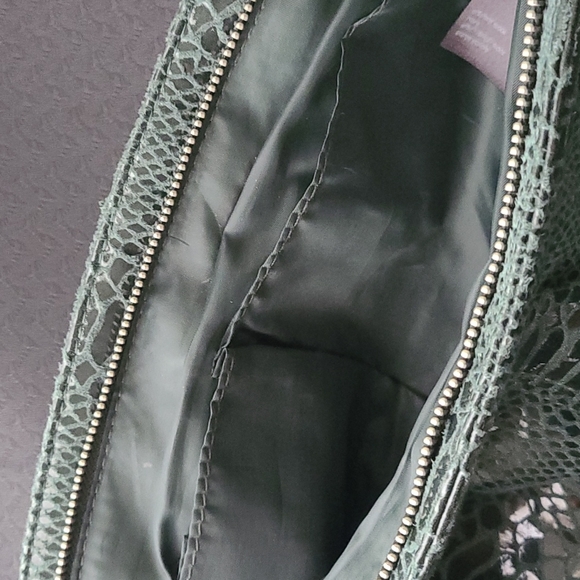 HM green clutch - Picture 4 of 5